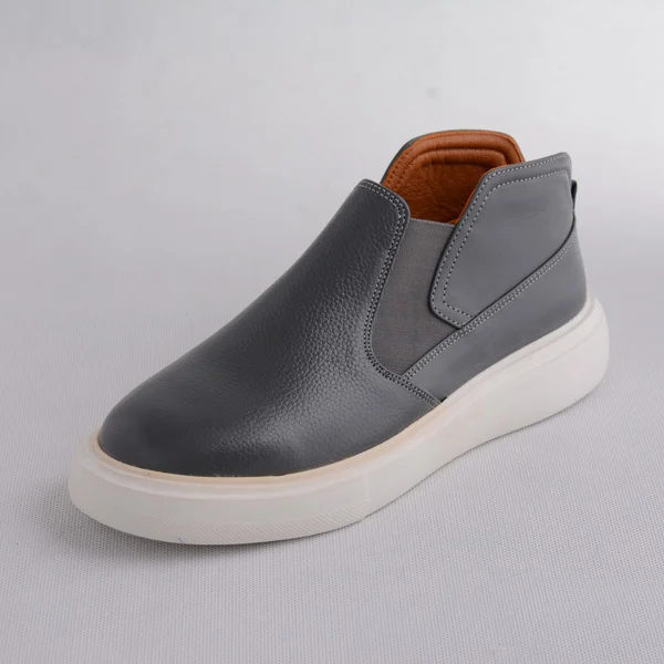 کفش زنانه چرم طبیعی مدل لورن با طراحی خاص و زیره سفید کفش زنانه چرم طبیعی مدل لورن با طراحی خاص و زیره سفید