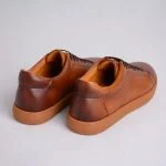 کفش بندی مردانه تمام چرم با طراحی ساده و رنگ قهوه‌ای سوخته