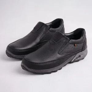 کفش مردانه چرمی مشکی با زیره ضد لغزش مناسب استفاده روزانه