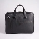 فضای داخلی کیف اداری مردانه با جای مخصوص لپ‌تاپ و بخش‌بندی منظم