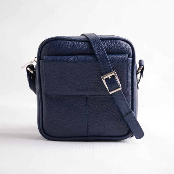 کیف-دوشی-گرد-کوچک-چرم-03 کیف دوشی چرم سورمهای با طراحی مربعی و بند بلند