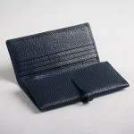 داخل کیف پول چرم سورمه ای