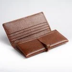 داخل کیف پول چرم قهوه ای