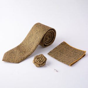 پوشت جیبی و کراوات و رزت