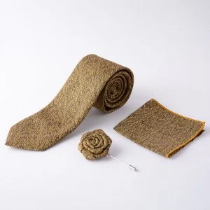 پوشت جیبی و کراوات و رزت