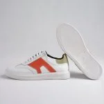 نمای روبرو از بندهای کتونی چرم زنانه مدل 2004