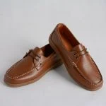 جفت کفش کالج زنانه در دو رنگ مشکی و کرم