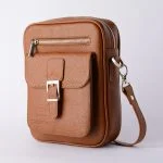 کیف قهوه‌ای چرم طبیعی با بند دستی جداشونده