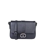 نمای رو به رو کیف چرم سگک دار زنانه