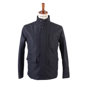 نمای رو به رو بارانی مردانه مشکی