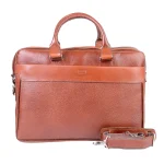 نمای رو به رو کیف چرم اداری دیاکو همراه با بند
