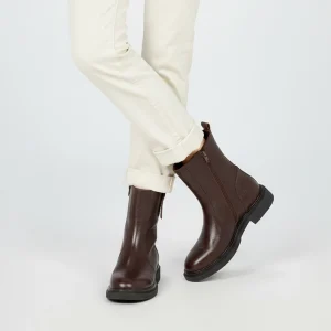 نمای رو به رو و بغل تن‌پوش بوت چرم قهوه‌ای زنانه ۲۳۶