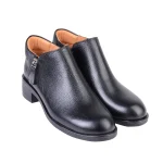 نمای رو به رو نیم بوت چرم طبیعی زنانه مشکی