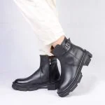 بوت 6003 تمام چطرم طبیعی دراتی در پای مدل خانم