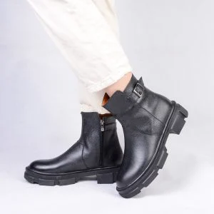 بوت 6003 تمام چطرم طبیعی دراتی در پای مدل خانم