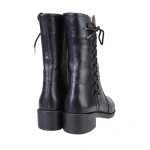 نمای پشت و پاشنه بوت چرم زنانه مشکی بندی