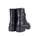 نمای پشت بوت چرم زنانه بغل سگک دار