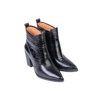 نمای روبه رو بوت چرم زنانه 742 دراتی پاشنه دار