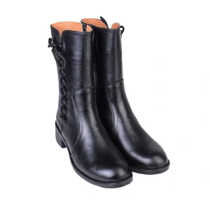 نمای رو به رو زیره بوت چرم زنانه مشکی با بند ضربدری