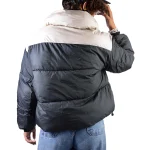 نمای پشت تن پوش کاپشن دخترانه مشکی و سفید