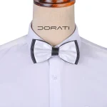 نمای رو به رو تن‌پوش پاپیون سفید مشکی