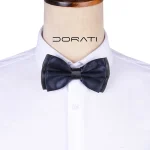 نمای رو به رو تن‌پوش پاپیون مشکی سورمه‌ای