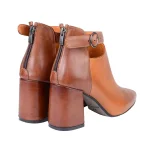 نمای پشت کفش تمام چرم عسلی زنانه کد ۷۲۴