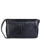 نمای پشت کیف دستی چرم مردانه ۱۰۹