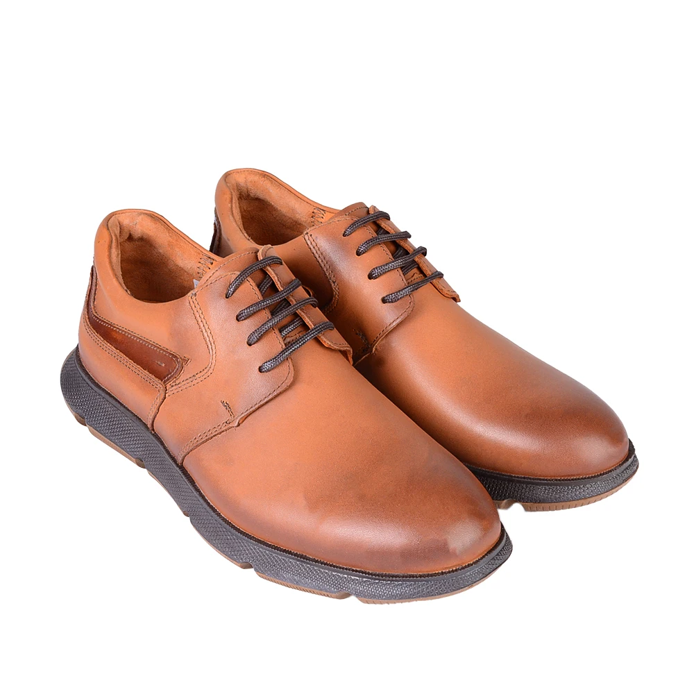 نمای رو به رو کفش چرم مردانه عسلی مدل برادا
