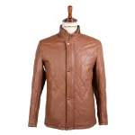 نمای رو به رو کت چرم قهوه‌ای عسلی مردانه