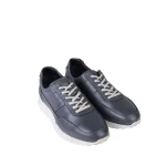 نمای رو به رو کتانی چرم مردانه طوسی