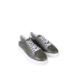 نمای رو به رو کفش ونس چرم مردانه وراتو رنگ سبز