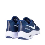 نمای پشت کتانی نایک استراکچر مردانه رنگ سورمه‌ای