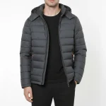 نمای رو به رو تن‌پوش کاپشن مردانه رنگ طوسی مدل ۷۸۹۸۱