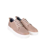 نمای رو به رو کتانی چرم زنانه رنگ نسکافه ای ۷۰۳۲