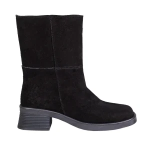 نمای بغل بوت چرم جیر مشکی زنانه کد ۲۱۰