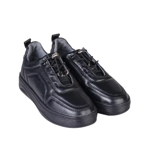 نمای رو به رو کتانی چرم زنانه مشکی کد 772