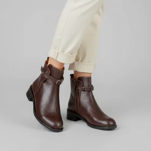 نمای رو به رو تن‌پوش بوت چرم قهوه ای کد ۲۶۰