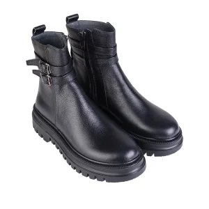 نمای رو به رو بوت چرم زنانه بغل سگک ۴۰۳