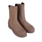 نمای رو به رو بوت چرم جیر زنانه رنگ نسکافه ای ۶۹