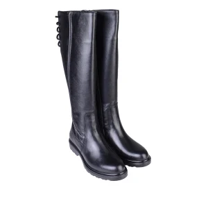 نمای رو به رو بوت بلند پشت‌بندی چرم زنانه