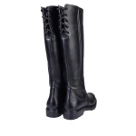 نمای پشت چکمه پشت‌بندی چرم زنانه