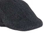 نمای نزدیک کلاه باراتا مردانه مشکی با طرح جناغی