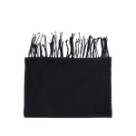 نمای رو به رو از طرف مشکی شال گردن مشکی طوسی