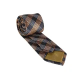 نمای پشت کراوات چهارخانه مشکی و نارنجی و سفید مدل 98124