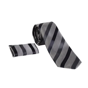 نمای رو به رو کراوات و دستمال جیب طوسی مشکی