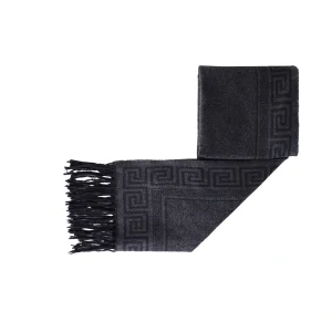 نمای رو به رو شال گردن طرح ورساچه طوسی تیره