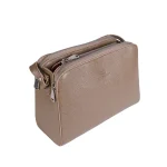 نمای بغل کیف چرم زنانه سه زیپ رنگ نسکافه‌ای