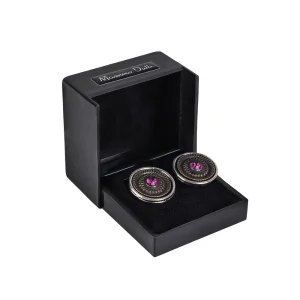 نمای رو به رو دکمه سر آستین طرح پتینه pa014 همراه با هاردباکس کادویی