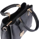 نمای داخلی کیف چرم زنانه آویزدار کد ۴۲۰